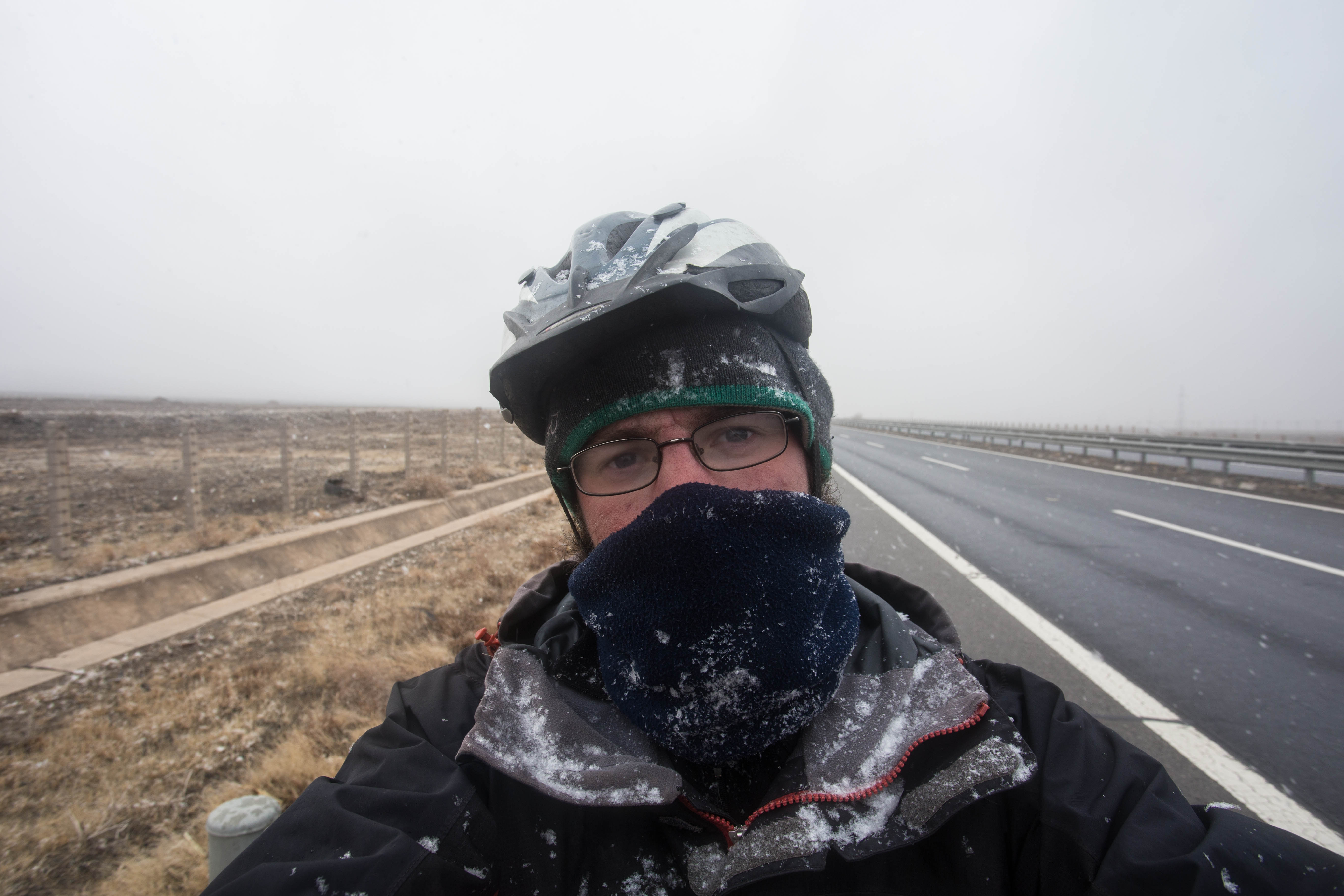 Briefly breaking my no selfie rule to show how much fun winter cycling on the G30 was! At this point there was a cold headwind blowing snow into my face.